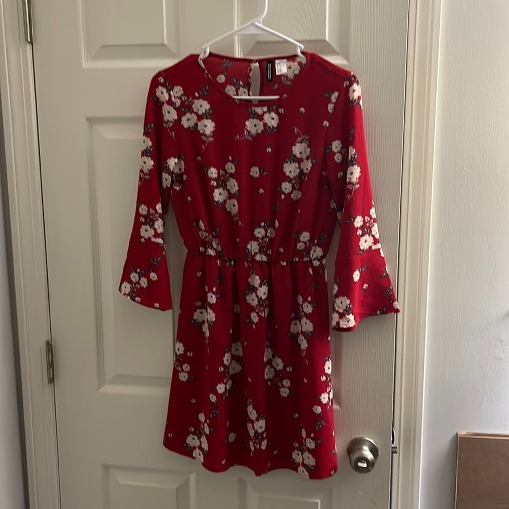 H&M Divided size 2 dress red floral with with elastic waist